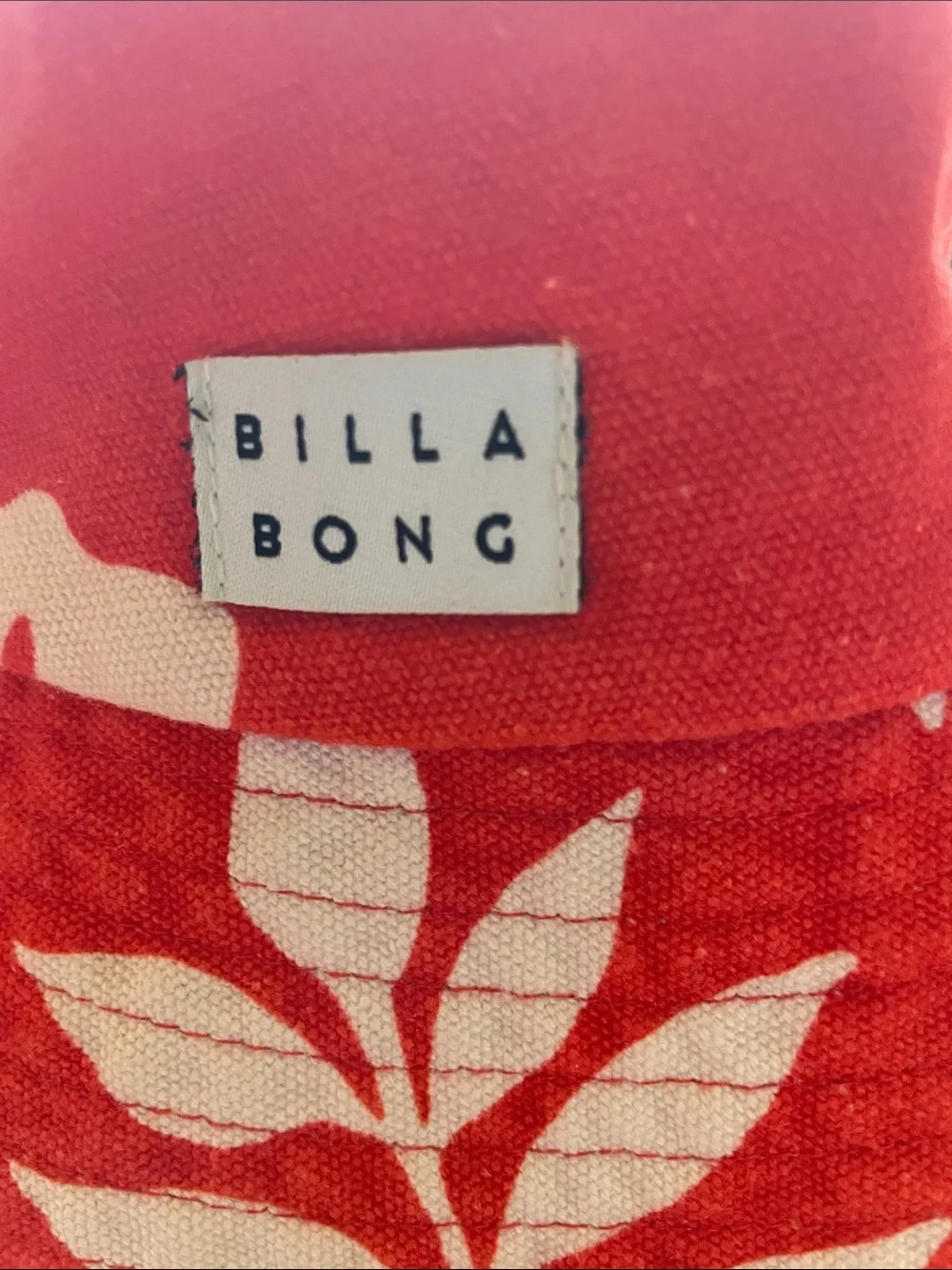 NEW Billabong Red and White Floral Bucket Hat